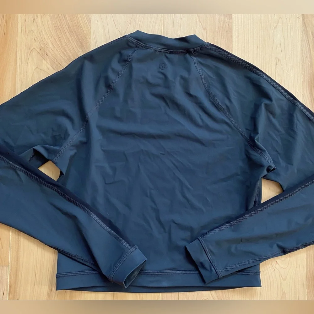 Lululemon Women's Black Sea Courage Rash Guard
Swimwear Long Sleeve - Picture 2 of 13